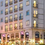 Vatan Asur Hotell 4*