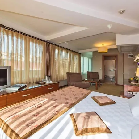 Vatan Asur Стамбул