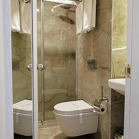 Hotel Vatan Asur 4*