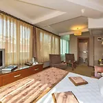 Vatan Asur 4*