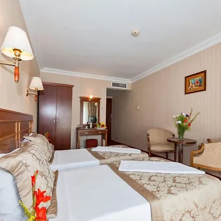 מלון Vatan Asur 4*