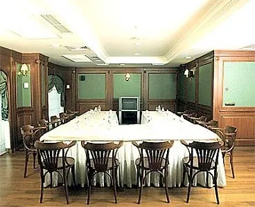 Vatan Asur מלון