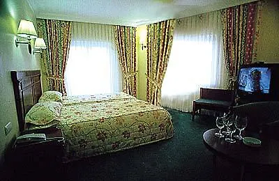 Vatan Asur Hotel 4*